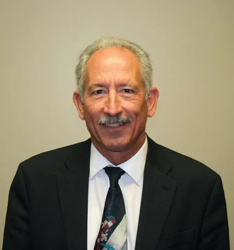 Dean R Forgey, MD