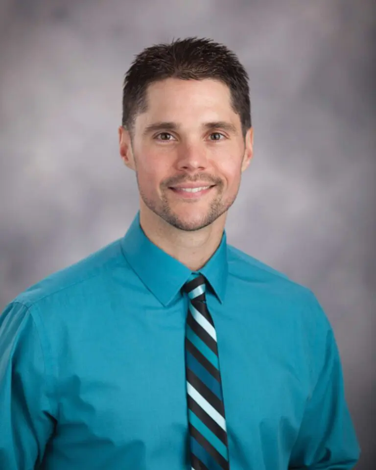 Wade E Fornander, MD