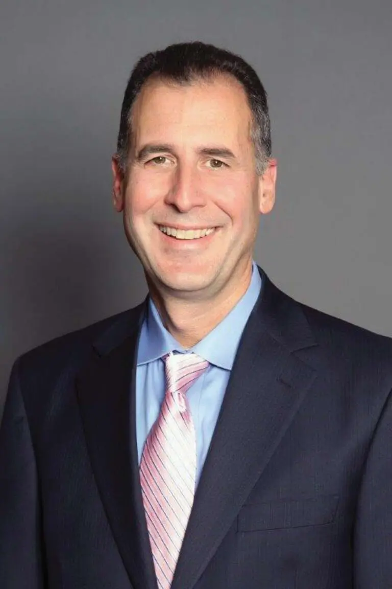 Gregory W Heidrick, MD