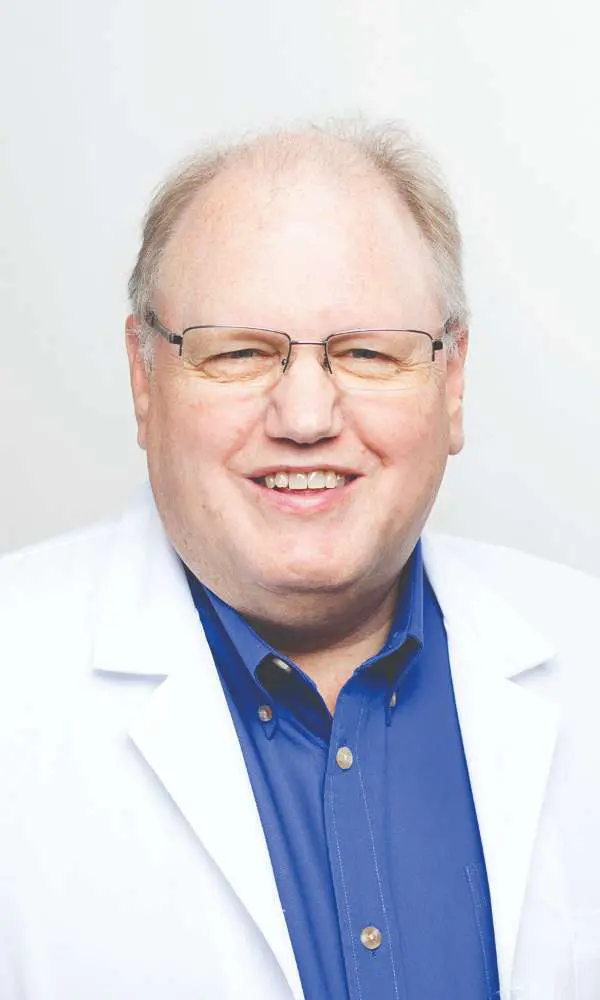 Steven M Lau, MD
