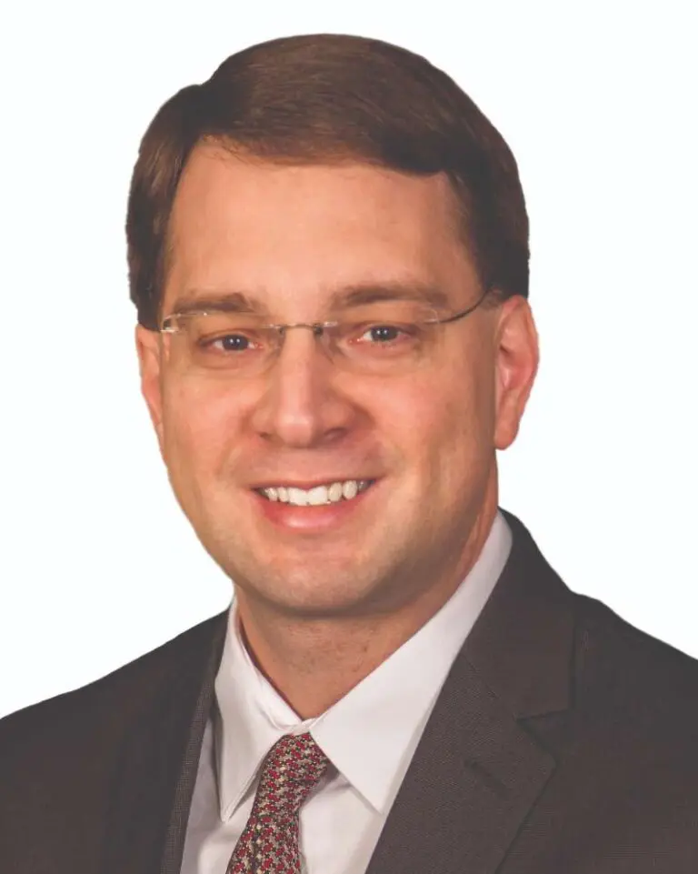 Lee T Marshall, MD