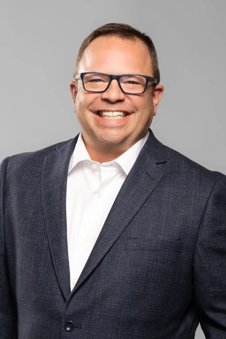 Jonathan R Henning, MD