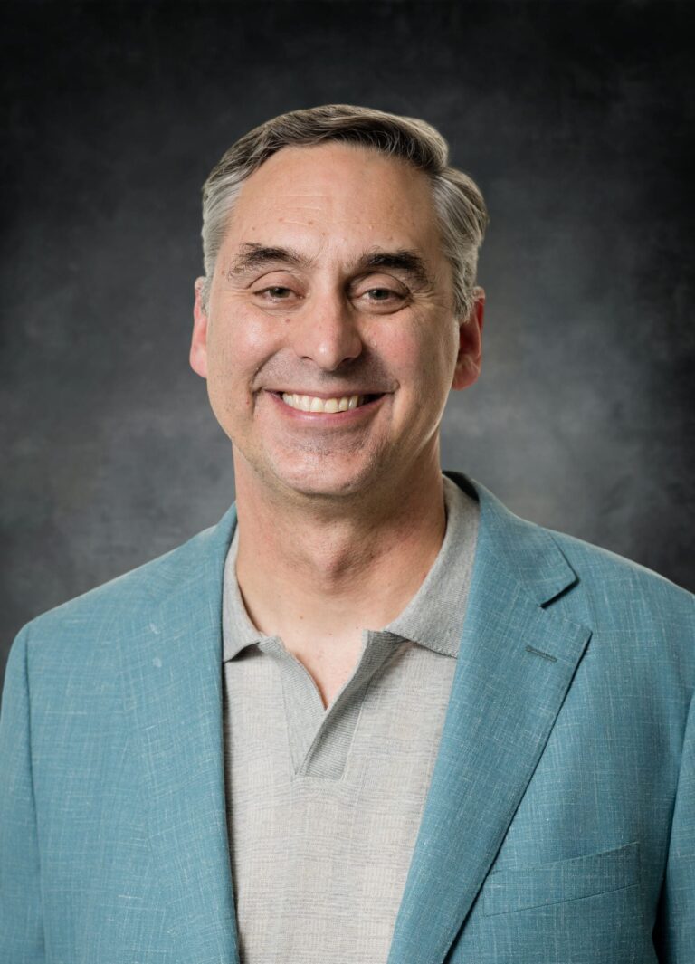 Darrell R Lester JR, MD